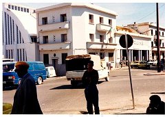 826  1988 MARCHE DE LA GARE ET POSTE DE POLICE 2